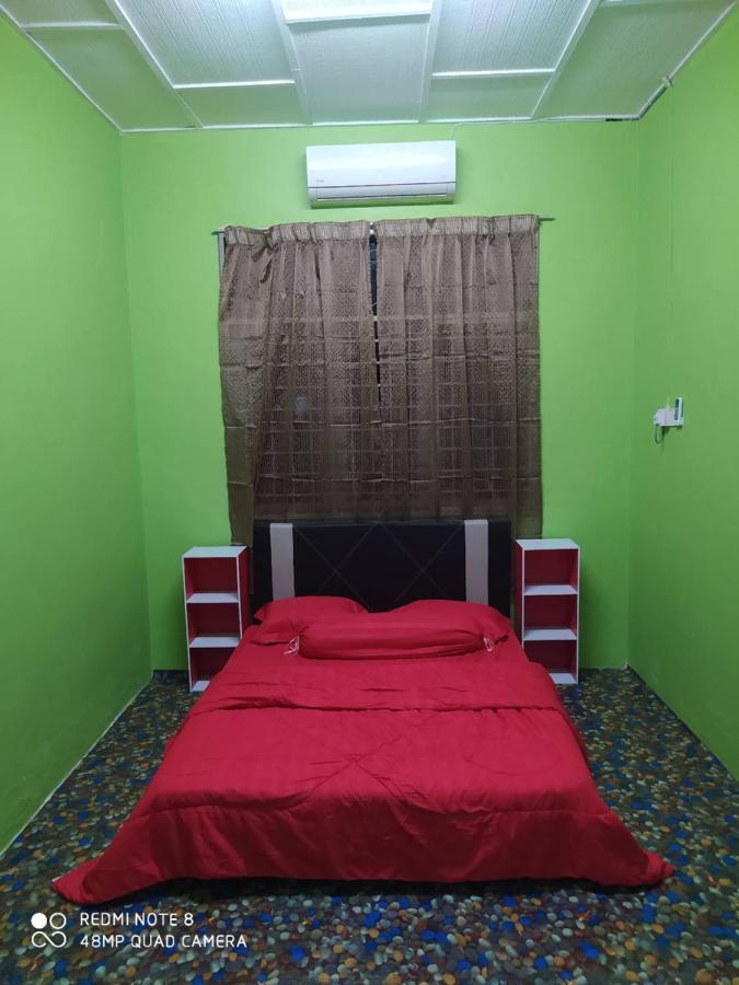 Homestay D' Tengah Bandar 쿠알라 롬핀 외부 사진