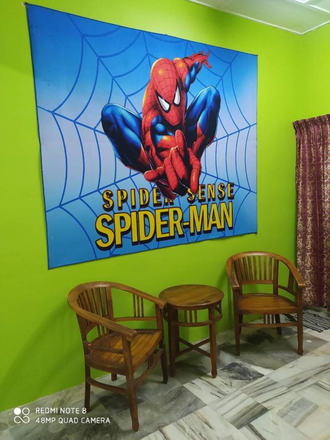 Homestay D' Tengah Bandar 쿠알라 롬핀 외부 사진